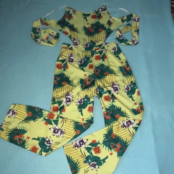 𝅺TROPICAL print jumpsuit cut out sides ties in back sexy slinky NEW size S - Picture 4 of 9